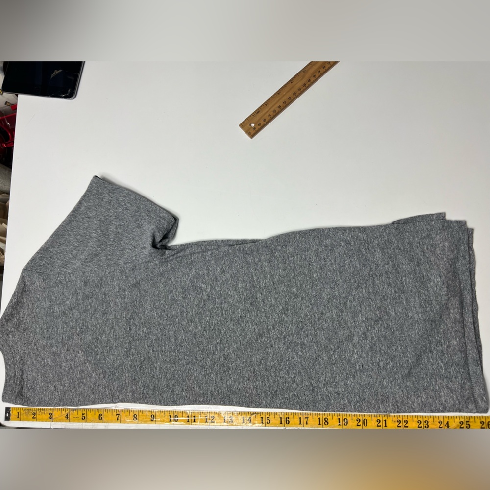 Lucky Brand Classic V-Neck Heather Gray
Size S - Picture 8 of 9